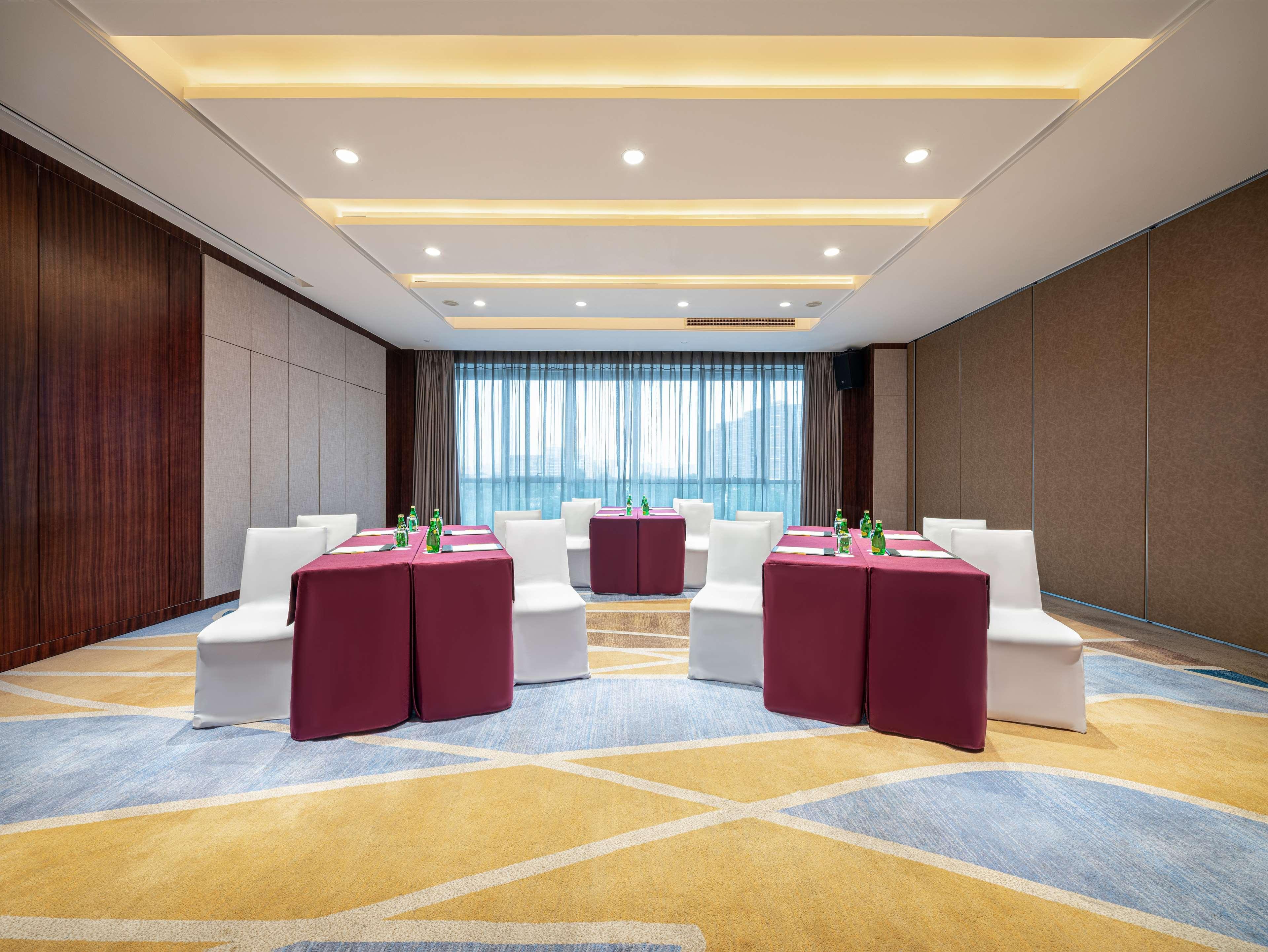 Hilton Garden Inn Chengdu Huayang Екстер'єр фото